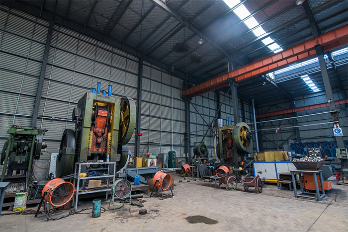 鹿泉网架配件-锥头加工车间